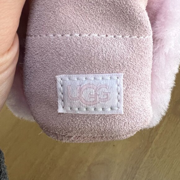 UGG Baby Girls Lassen Booties in Pink US Size 2-3 - Picture 4 of 6